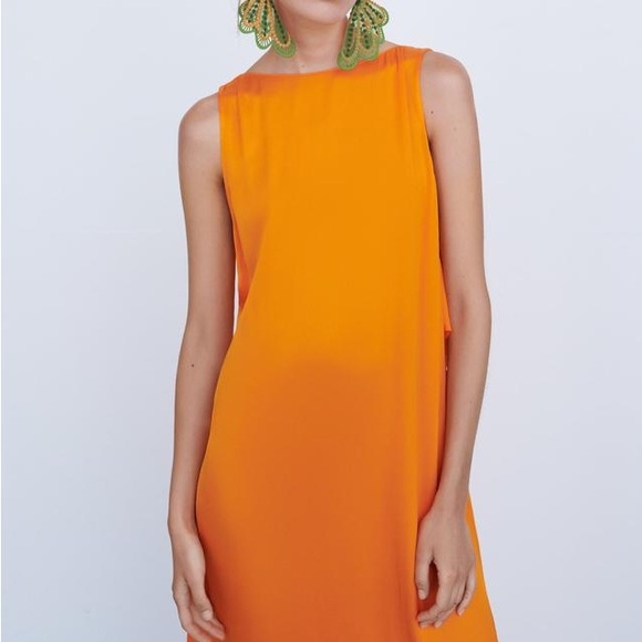 Flowy Occassion Dress - Picture 7 of 8